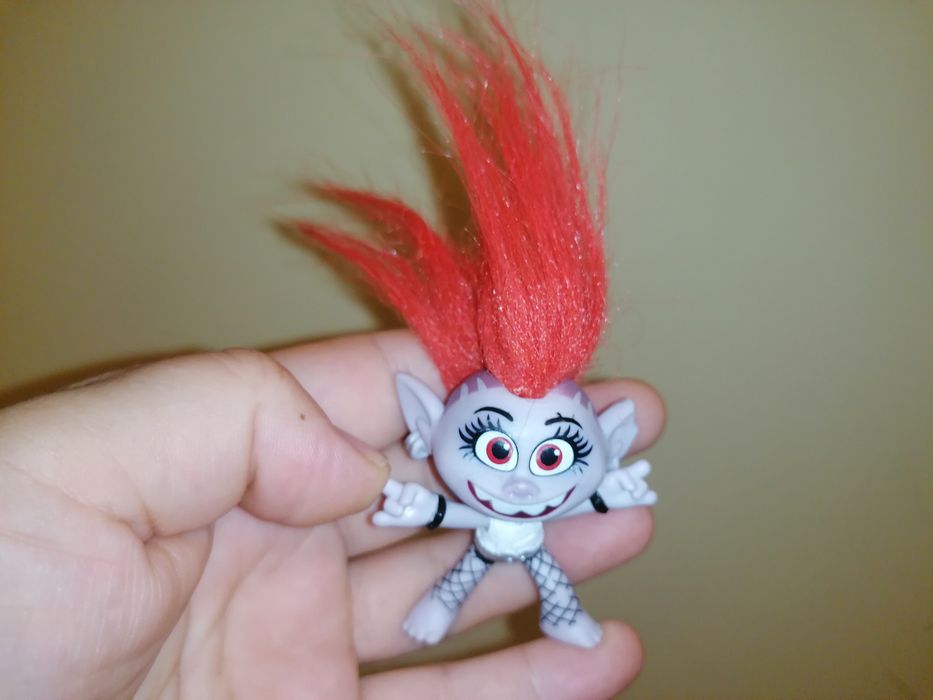 Trolls figurine hasbro