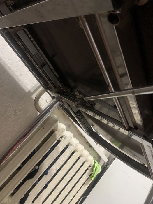 Стеклянную столовую