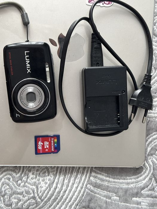 Цифровая камера Panasonic Lumix DMC-S1