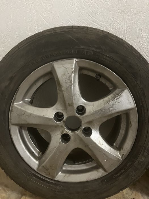 Продам два колеса 14R летние
