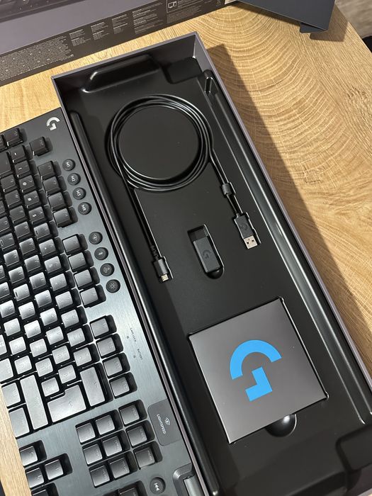 Logitech G915 LIGHTSPEED – безжична RGB клавиатура