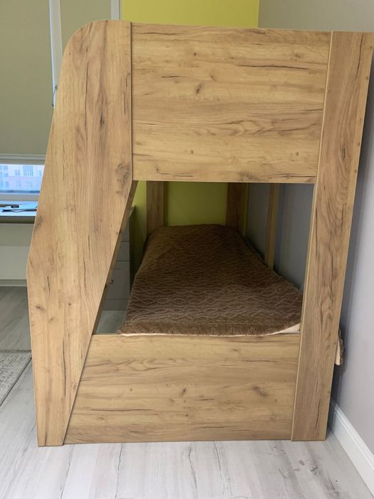 Двух ярусная кровать