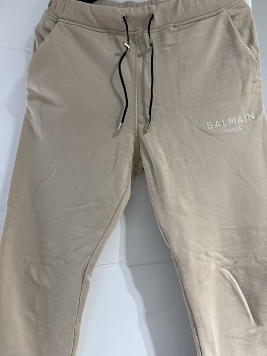 Продавам сет BALMAIN