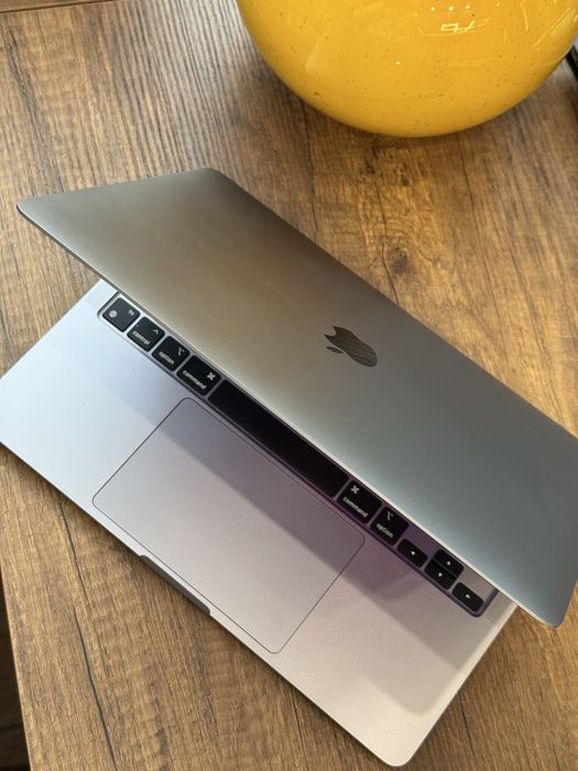 Apple MacBook Pro 13" M1 Touch Bar Space Grey 256GB