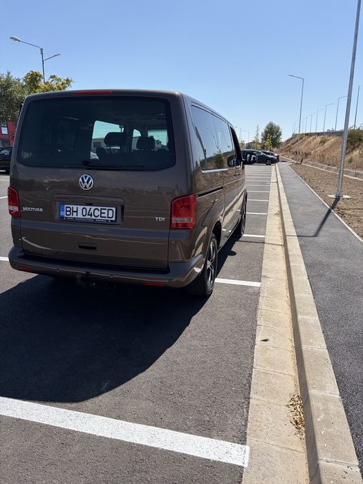 Vand multivan transporter bulli t 5 cu motor complet nou