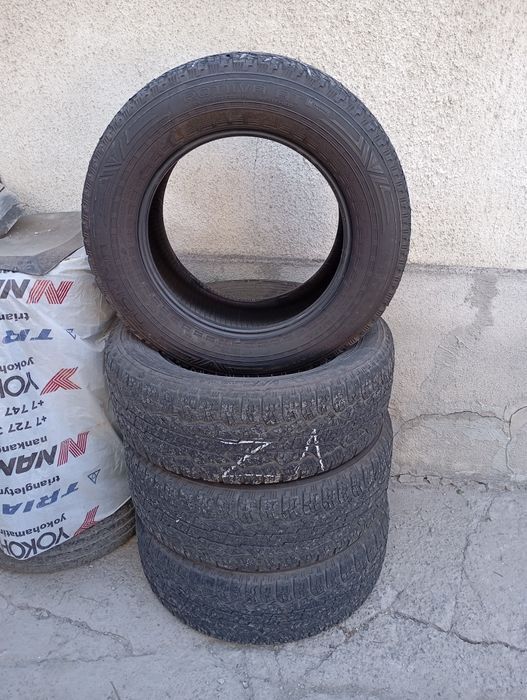 Продам два комплекта резины