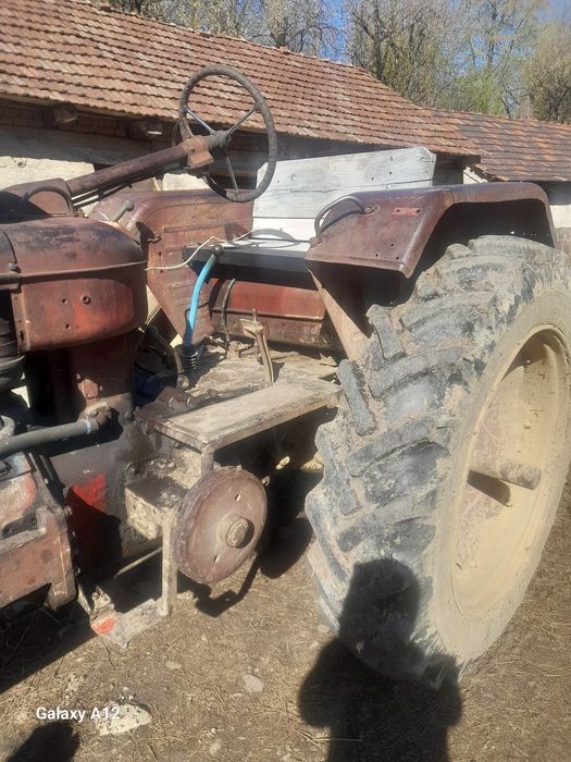 Tractor 650 utos