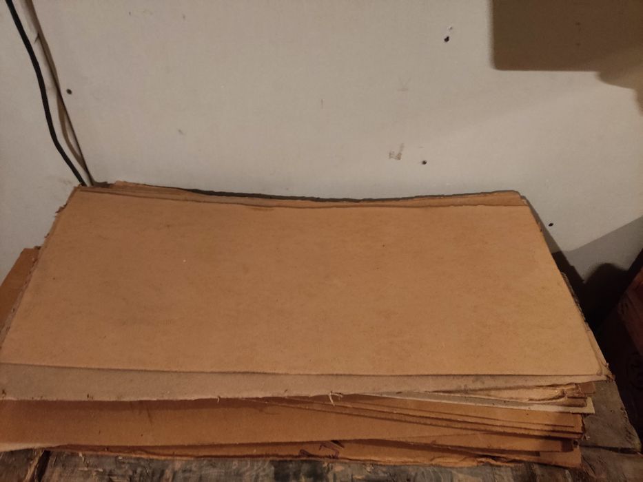 Листы из оргалита (очень плотный картон)