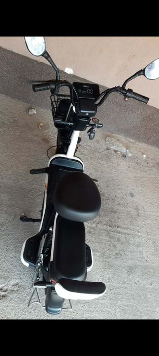 Vând schimb cu bicicleta normala.