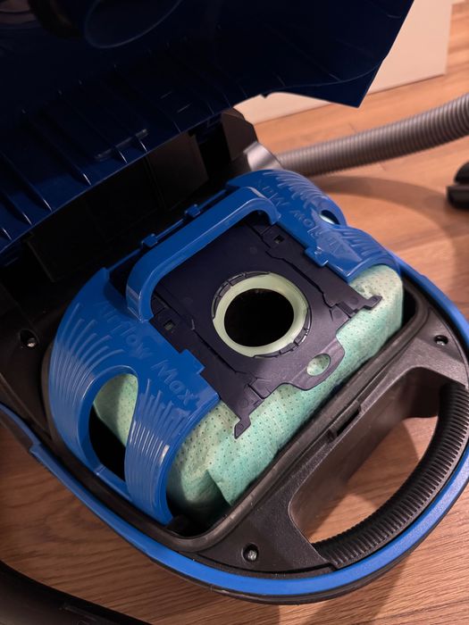 Aspirator cu sac Philips