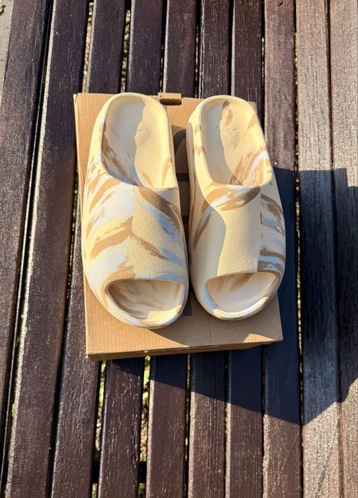 Yeezy Slides crem
