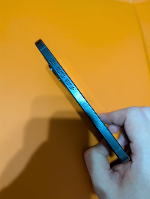Продам свой iPhone 15 PRO Esim 128gb