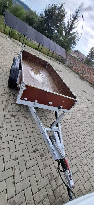 Vand remorcă 2000kg B+E cu sistem de franare.