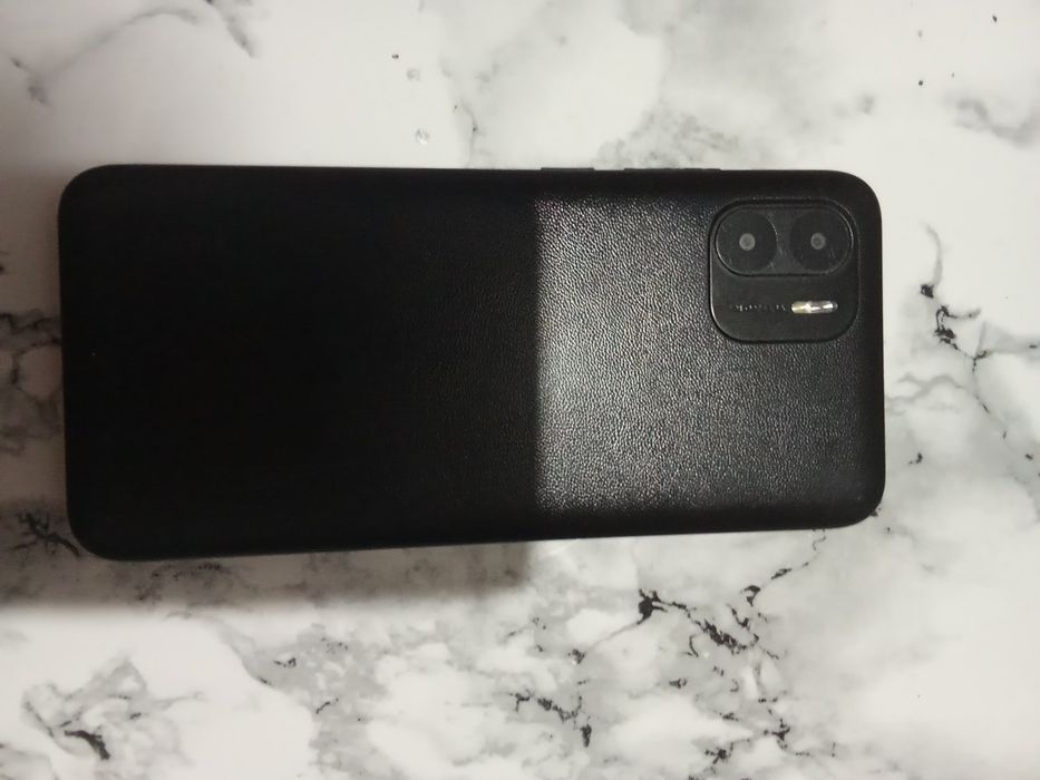 Vând Redmi A2 65 GB spațiu GB RAM
