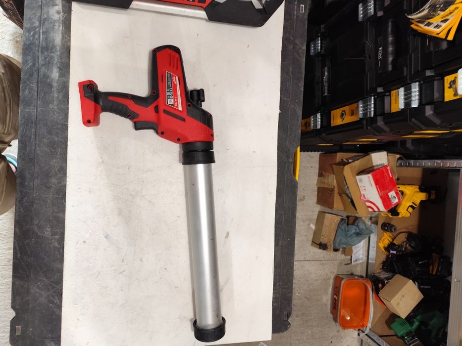 Акумулаторен пистолет за силикон полиуретан Милуоки Milwaukee C18 PCS