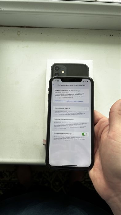 Iphone 11 64 гб емкость 77%