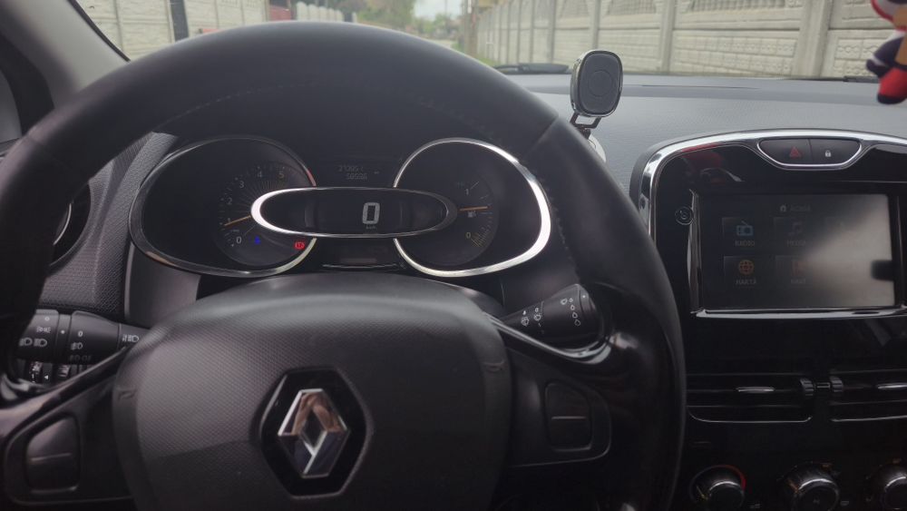 Vând renault clio 4