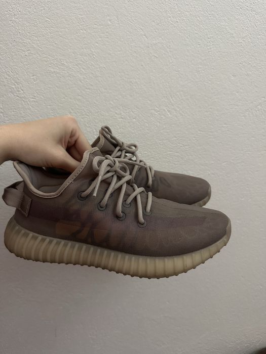 Yeezy Boost 350  V2