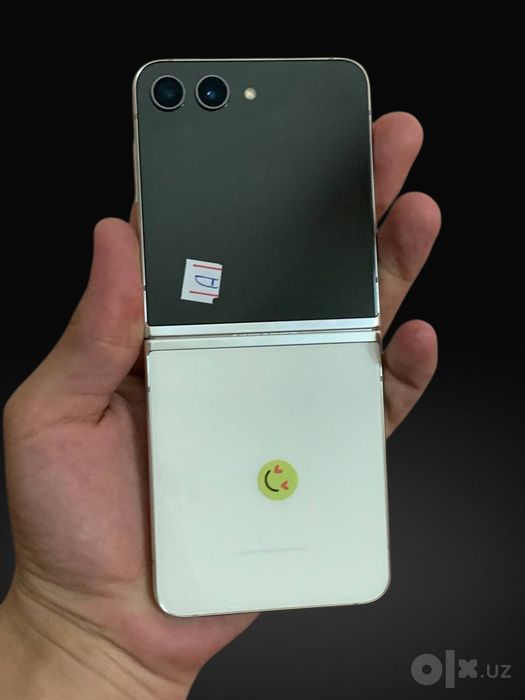 Samsung Z flip 5 8ga 256gb  Kareya