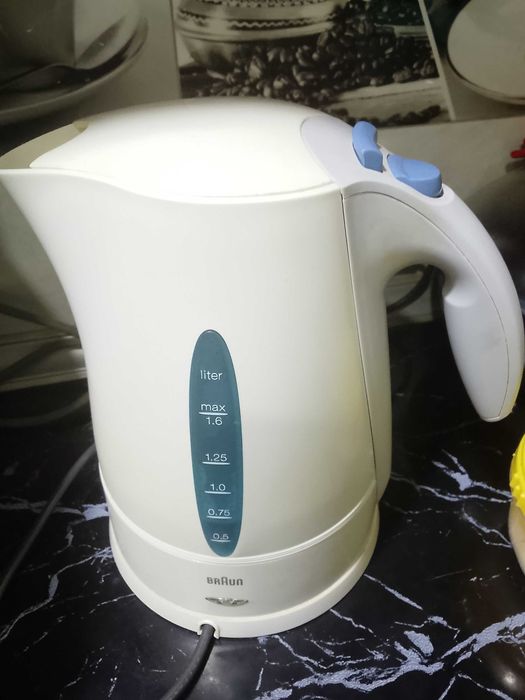 Продаю эл чайник марки Braun