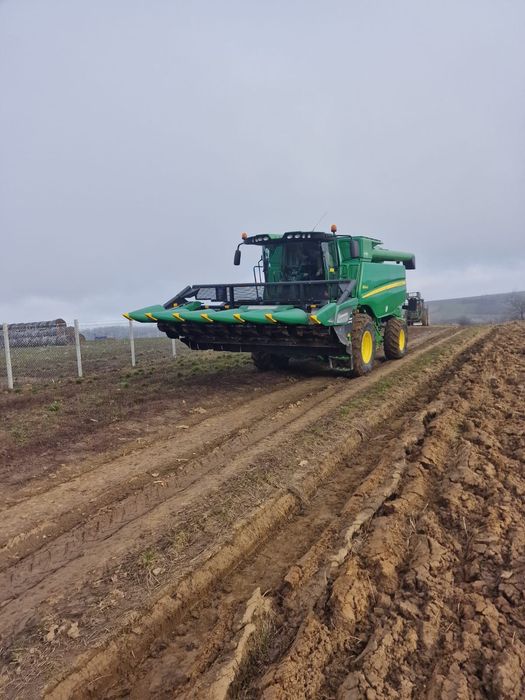 Prestari servicii agricole de recoltat, județul Bacău