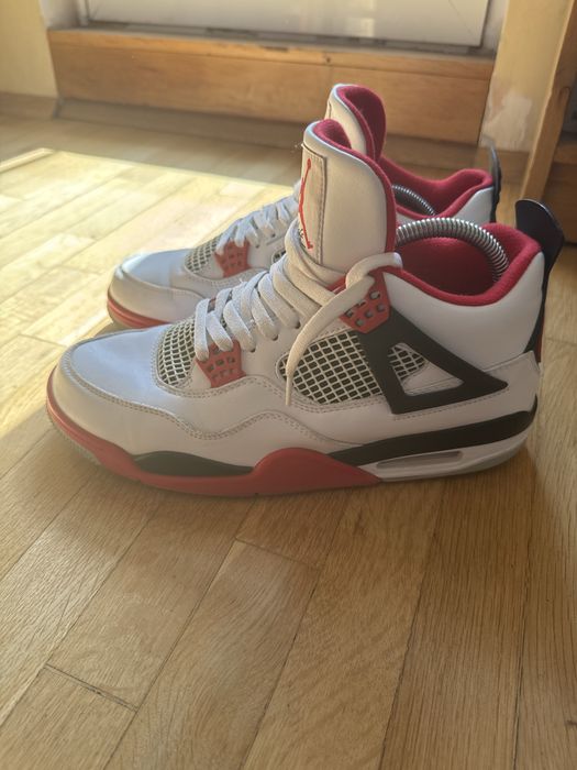 Jordan 4 Red Fire