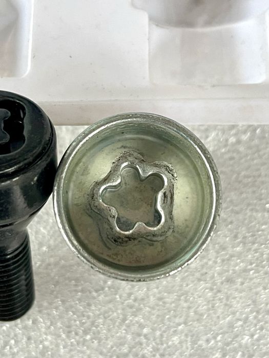 Секретные болты (гайки) BMW E34 E38 E38 E36 E46 БМВ е34 е39 е38 е36