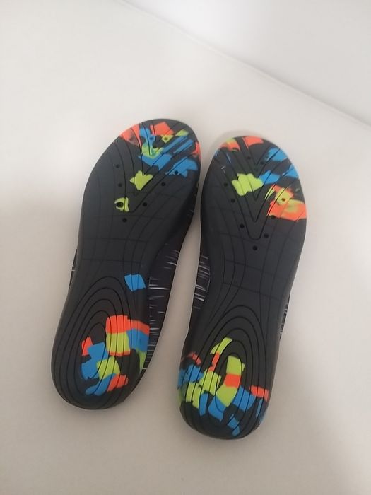 Продам Аквашузы Новые
