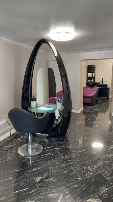 inchiriez post frizerie si manichiura