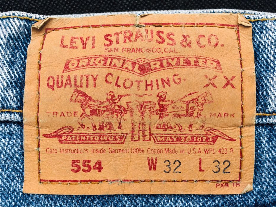 VINTAGE 1992 Made in U.S.A. LEVI'S® 554™XX Relaxed Fit Jeans — W32 L32