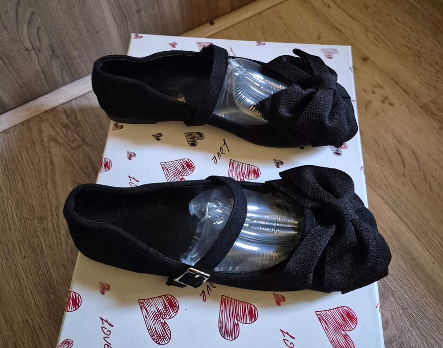 Balerini cu fundițe și scai