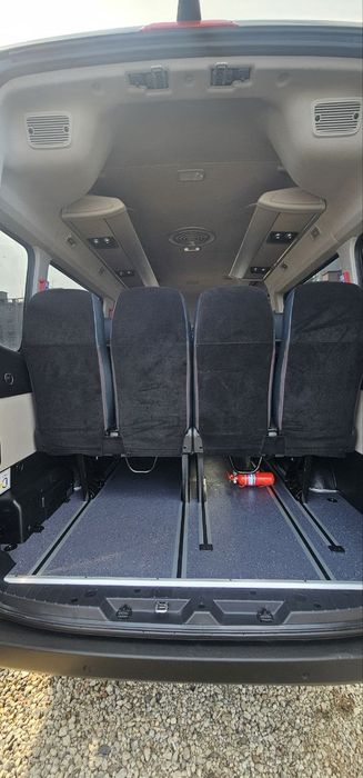 Идеальный транспорт для групповых поездок по Узбекистан Hyundai Solati