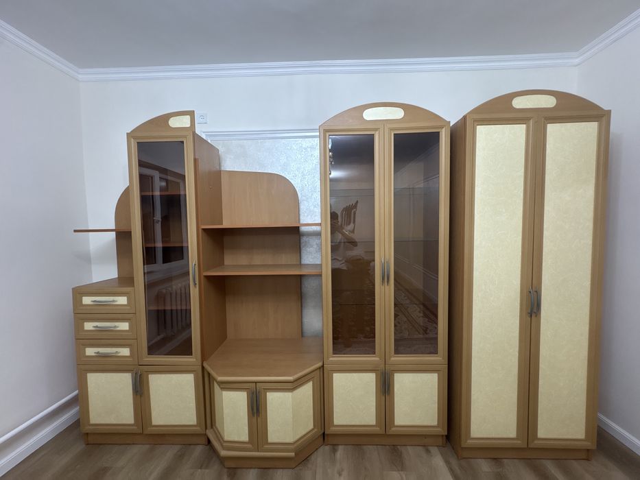 Шкаф гарнитур саудасы бар