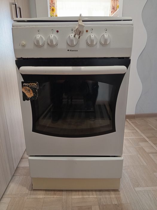 Продам газ плиту 4 ёх конфорочную