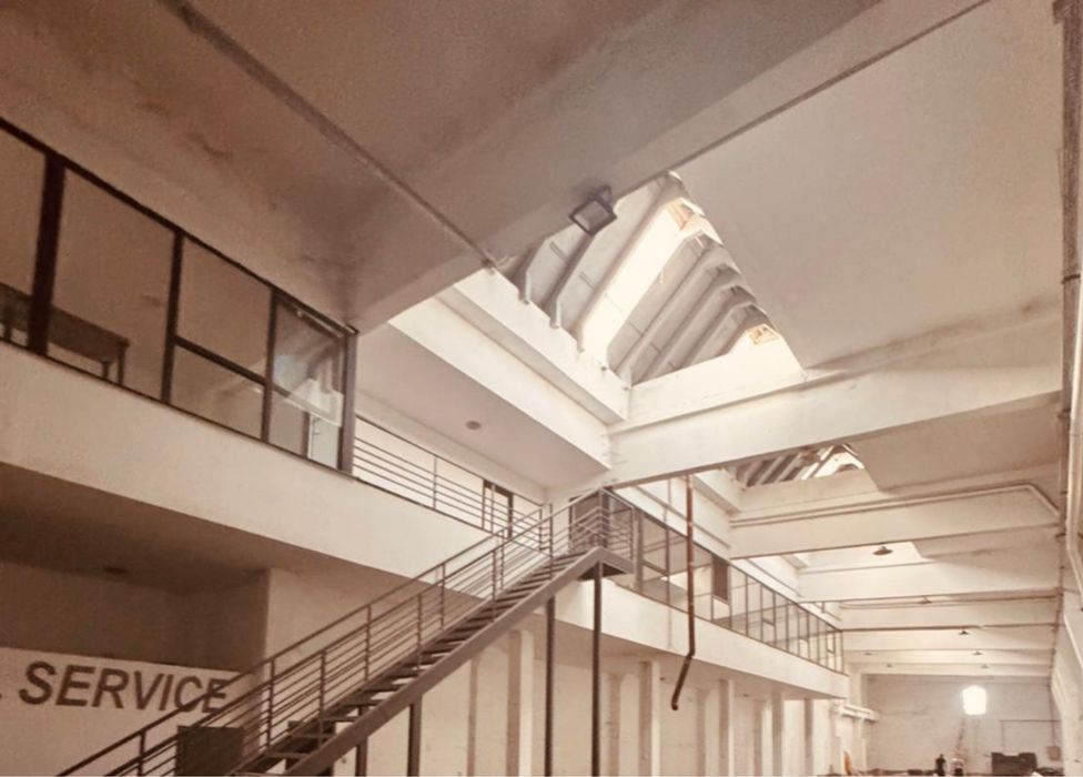 Vanzare hala  800  m.p. inchiriata cu 3600 euro pe luna in Jilava