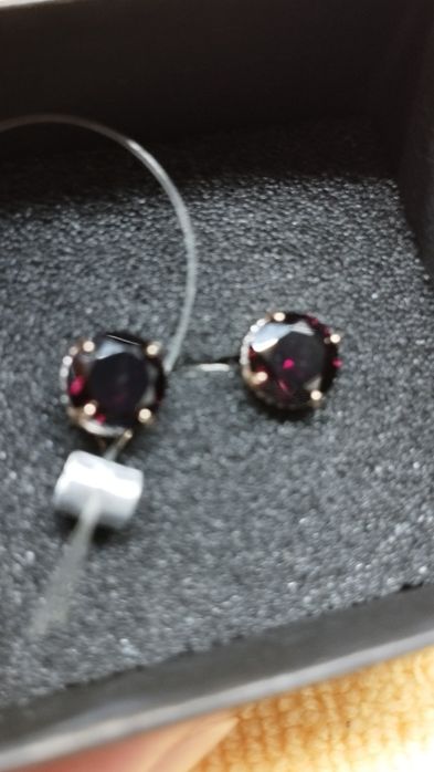 Продам золотые пуссеты.