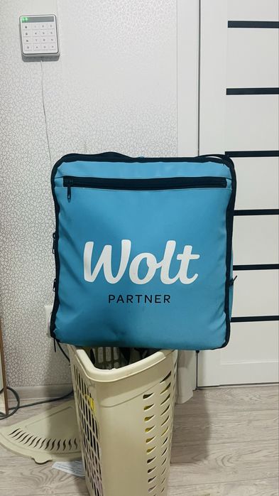 Wolt сумка в отличном состояние
