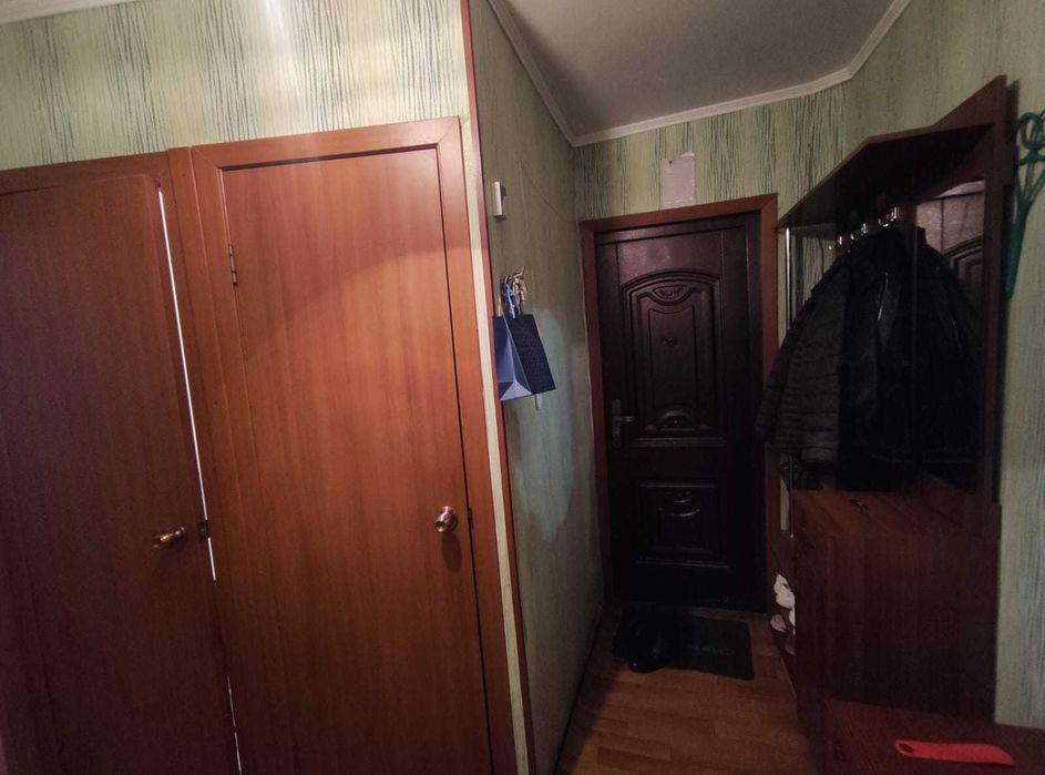 Продам 2-х комн. ул. Камзина, 25