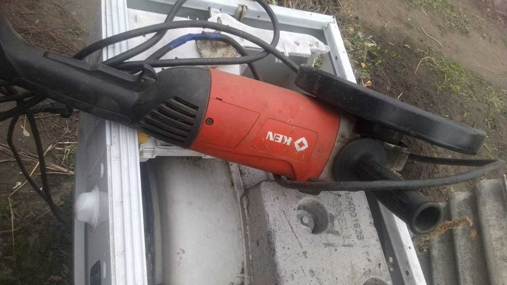 Продам болгарку . 230 диск