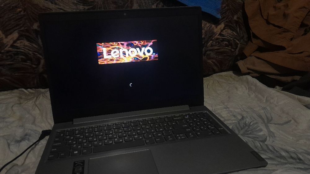 Продам ноутбук(Lenovo)в отличном состоянии