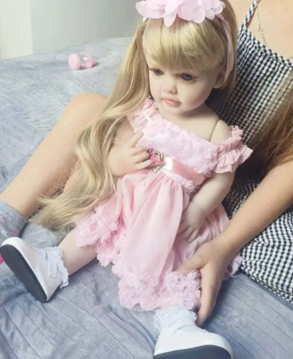 Papusa reborn 60 cm  blonda
