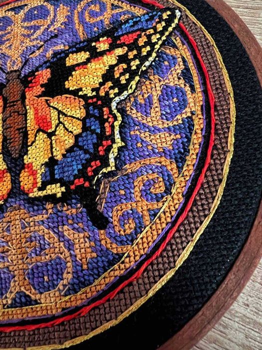 Ръчно бродиран гоблен "Пеперуда"