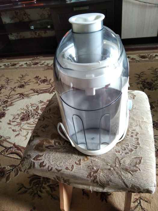 Продам электро соковыжималку б/у