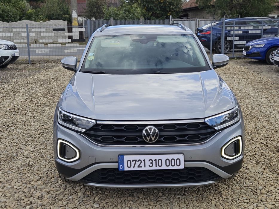 Volkswagen T-Roc, 2.0 tdi, 150 cp, DSG, virtual cockpit, distronic, keyless, park assist, camera, I Q led