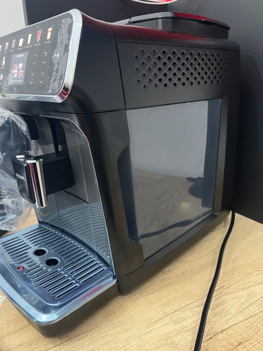 Espressor automat Philips seria 5500 LatteGO reconditioned garantie