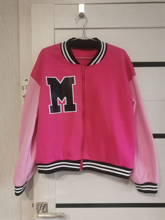 Продам бомбер женский