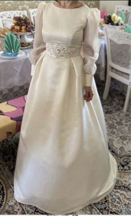 Срочно протам платье