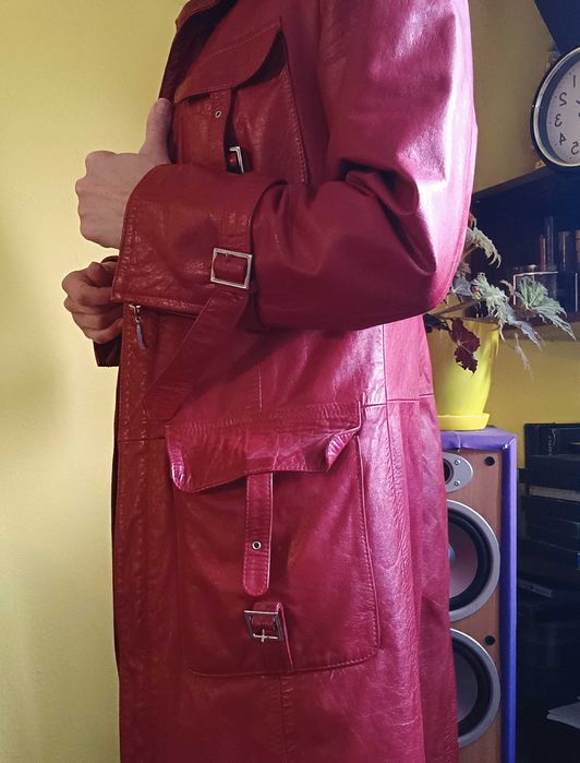 Ново/естествена кожа червено манто