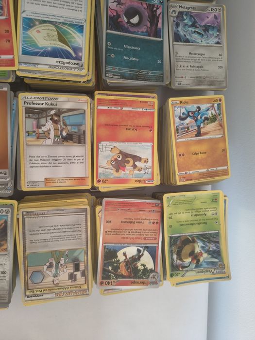 Colectie Pokémon 2000 buc