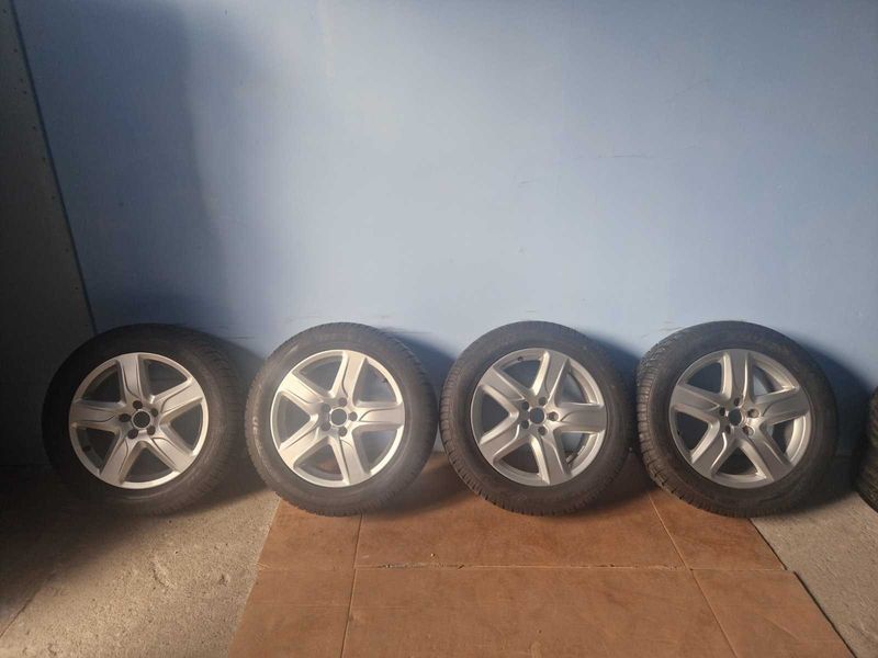 Audi A6 R18/4G Ауди
оригинални джанти с гуми
и датчици